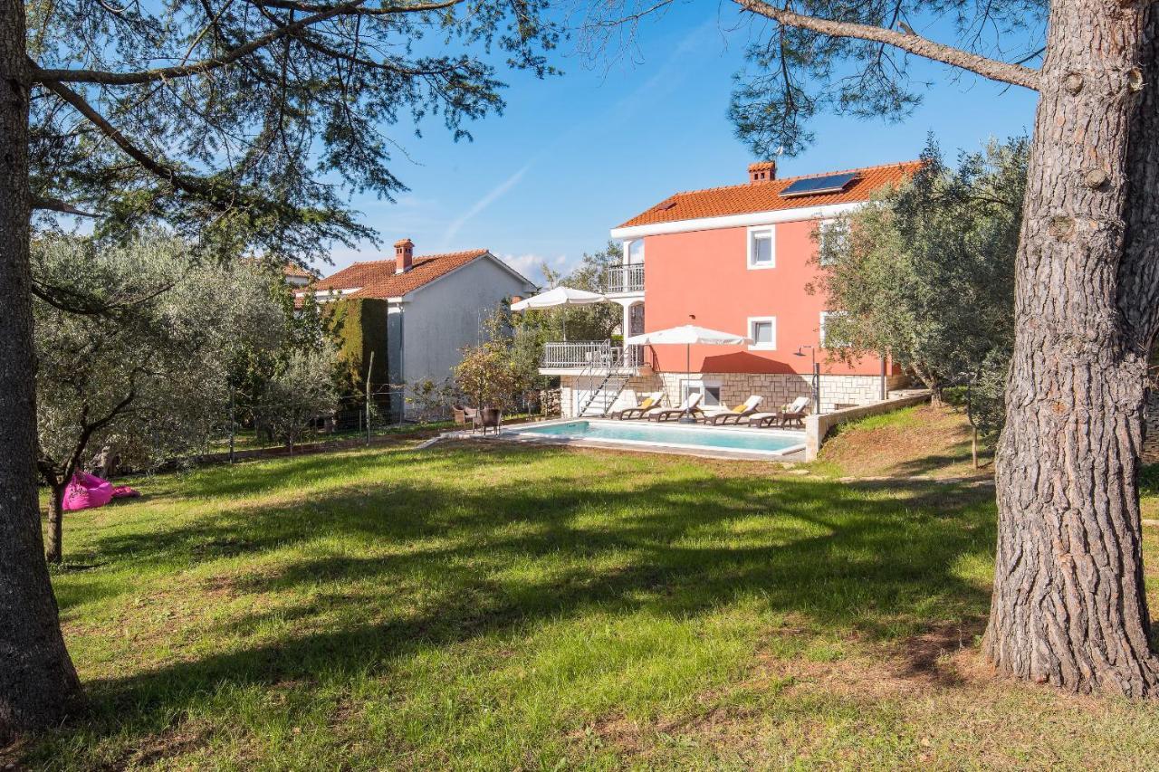 Villa Polion Peroj Luaran gambar
