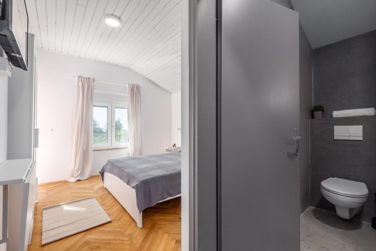 Villa Polion Peroj Luaran gambar