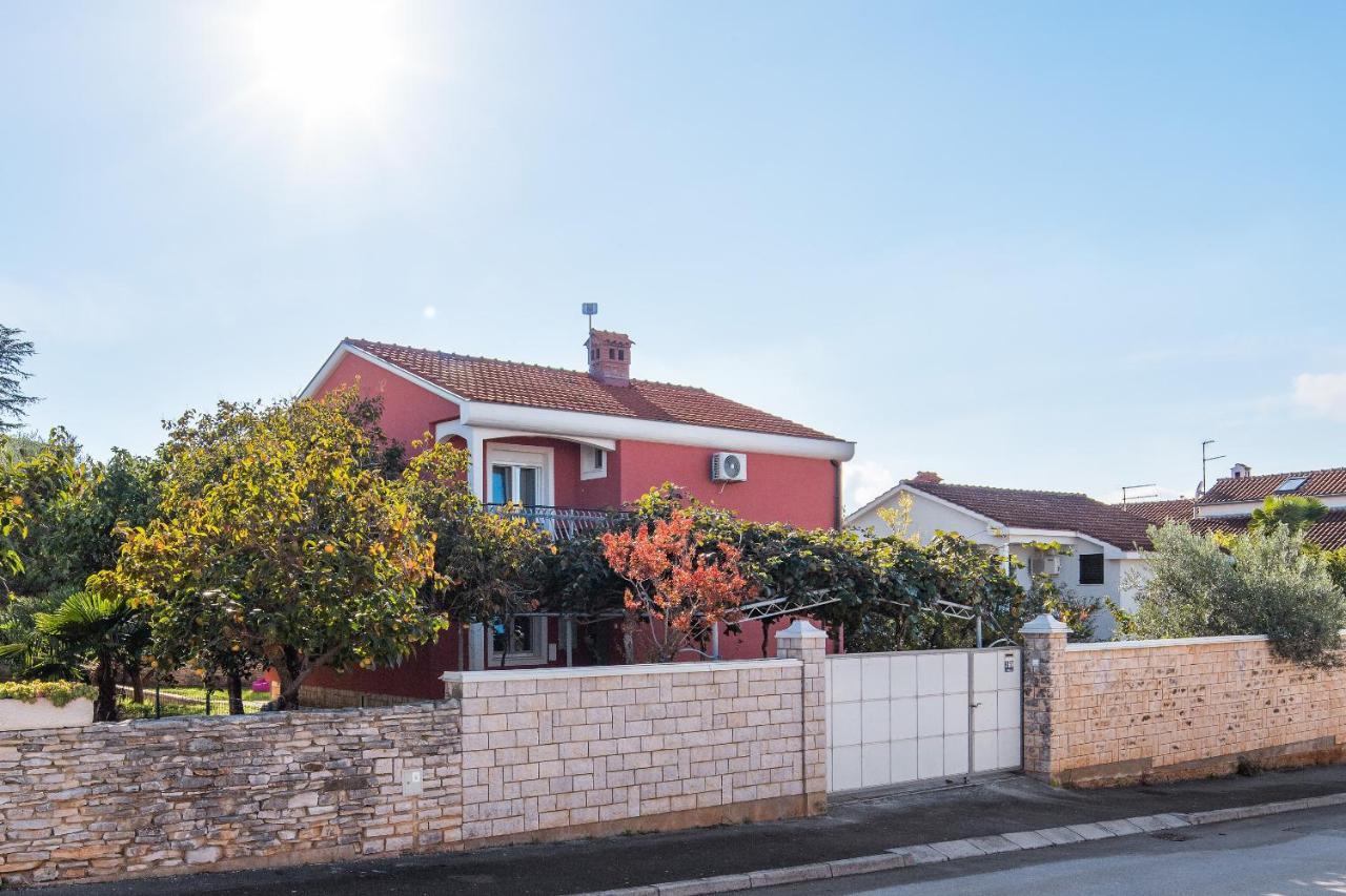 Villa Polion Peroj Luaran gambar